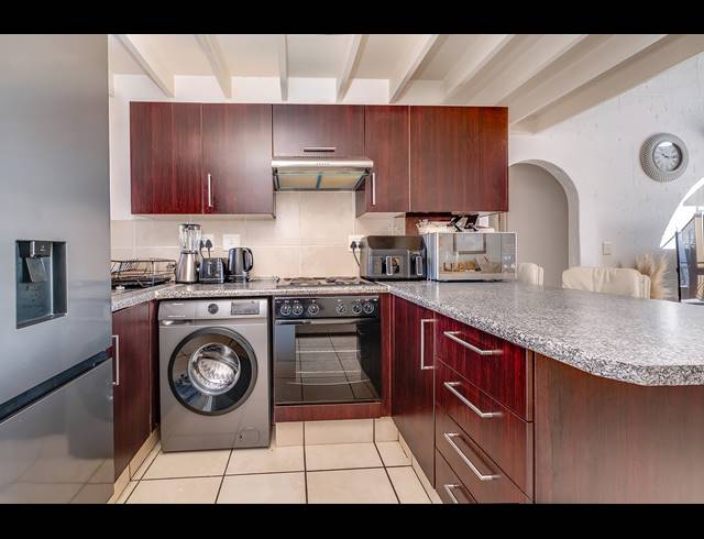 2 BEDROOM APARTMENT FOR SALE IN LONEHILL